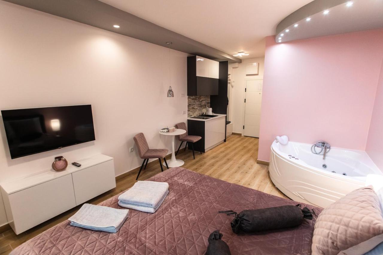 Room Jacuzzi “Athena” Subotica Exteriör bild